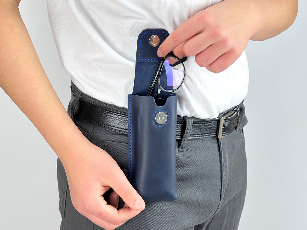 Étui à lunettes en cuir avec passant de ceinture | Pochette à lunettes de lecture faite main | Étui à lunettes de soleil gravé | Support de lunettes de taille personnalisé à fermeture magnétique