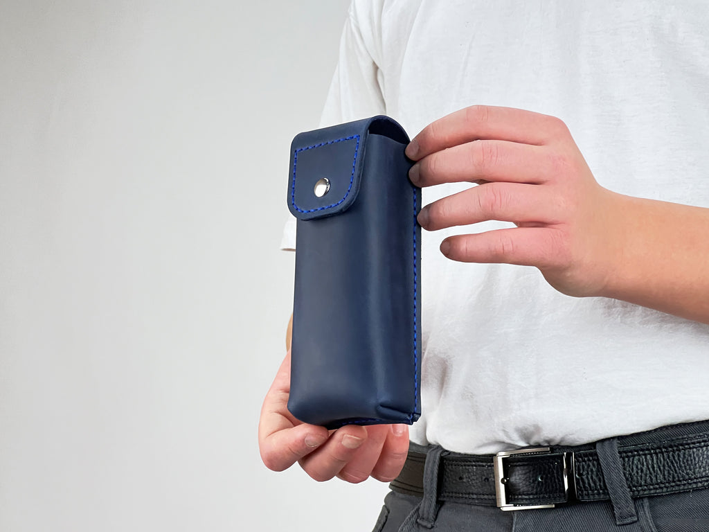Étui à lunettes en cuir avec passant de ceinture | Pochette à lunettes de lecture faite main | Étui à lunettes de soleil gravé | Support de lunettes de taille personnalisé à fermeture magnétique